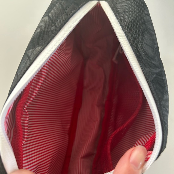 Chapter travel kit - Picture 2 of 2